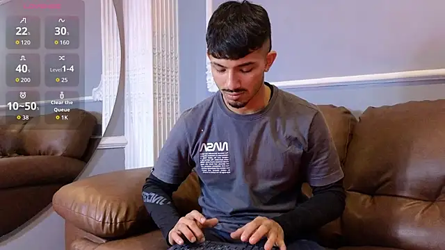 ArturoCardona  online show from September 22, 2025, 1:46 pm