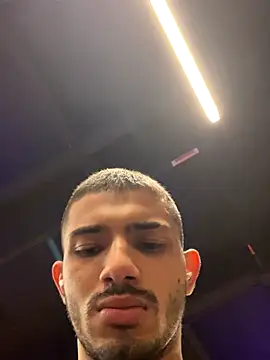 ArturoCardona  online show from October 11, 2025, 12:21 am