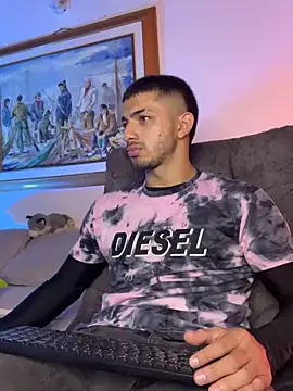 ArturoCardona  online show from November 25, 2025, 11:27 pm