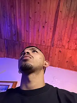 ArturoCardona  online show from December 2, 2025, 1:17 pm