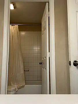 KeYBuMp323 online show from January 15, 2026, 4:22 pm