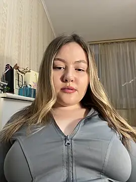 Snapshot of SunshineEmma chatting on February 28, 2026, 12:44 am SunshineEmma online show from February 28, 2026, 12:44 am