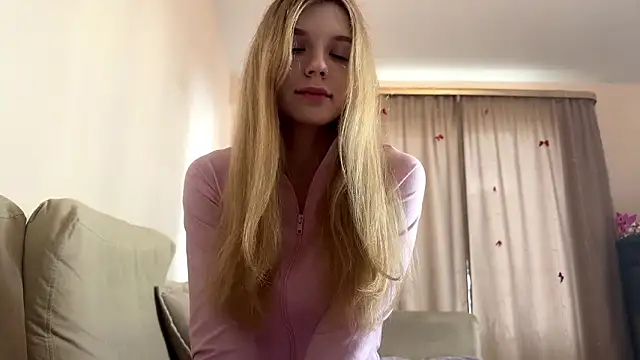 FruityXo online show from March 6, 2026, 12:56 pm