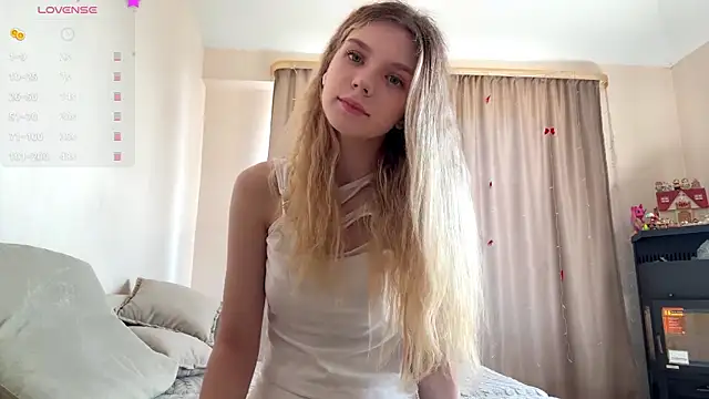 Snapshot of FruityXo chatting on July 17, 2026, 11:39 am FruityXo online show from July 17, 2026, 11:39 am