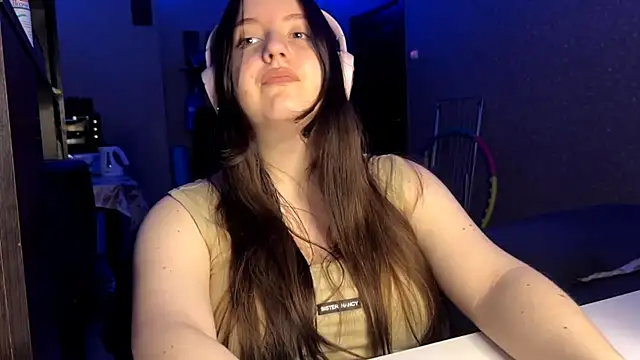 LauretteRagar online show from October 17, 2025, 4:42 pm