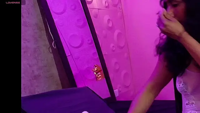 Vanessa 7  online show from October 19, 2025, 9:59 pm