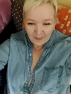 ForgeMeNot51 online show from November 16, 2025, 8:42 am