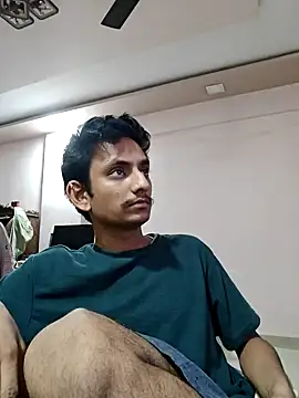 yung cplz online show from September 13, 2025, 5:35 pm