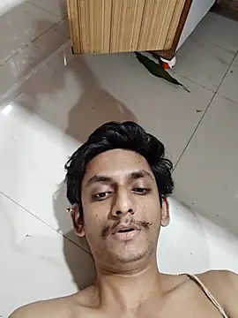 yung cplz online show from October 1, 2025, 6:58 pm