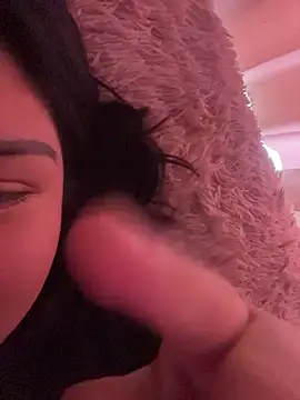 Regina Escobar online show from October 25, 2025, 9:09 pm