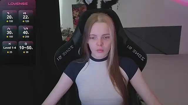 Luna Navy online show from November 5, 2025, 9:09 am