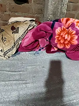 POOJACOUPLE online show from November 15, 2025, 7:43 pm