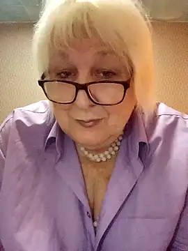 Alexia64231 online show from October 27, 2025, 6:39 am