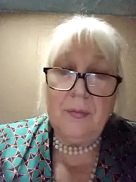 Alexia64231 online show from November 11, 2025, 2:28 pm