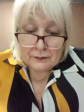 Alexia64231 online show from November 19, 2025, 3:34 pm