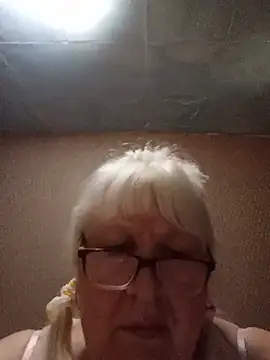 Snapshot of Alexia64231 chatting on June 27, 2026, 11:04 am Alexia64231 online show from June 27, 2026, 11:04 am