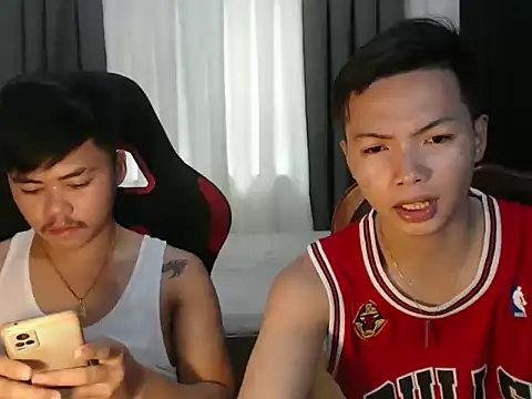 Snapshot of hot_emman chatting on October 10, 2025, 5:17 am hot emman online show from October 10, 2025, 5:17 am