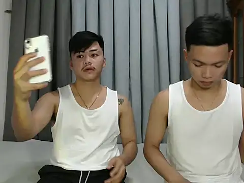 Snapshot of hot_emman chatting on October 22, 2025, 2:39 pm hot emman online show from October 22, 2025, 2:39 pm