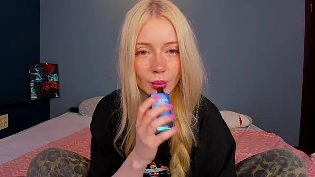 Lillie Berry online show from July 10, 2026, 5:34 am