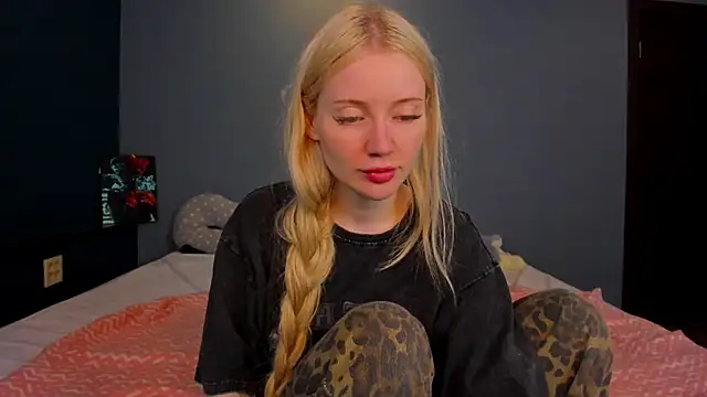 Lillie Berry online show from July 12, 2026, 5:09 am