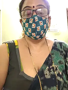 sweet-lotus online show from November 23, 2025, 6:24 am