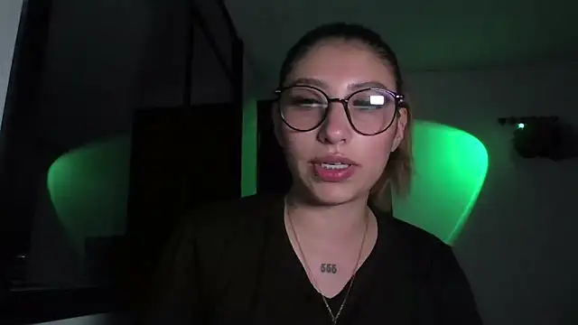 AriaBliss- online show from November 11, 2025, 5:07 am