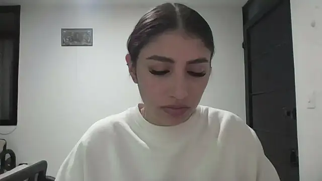 AriaBliss- online show from June 12, 2026, 2:43 am
