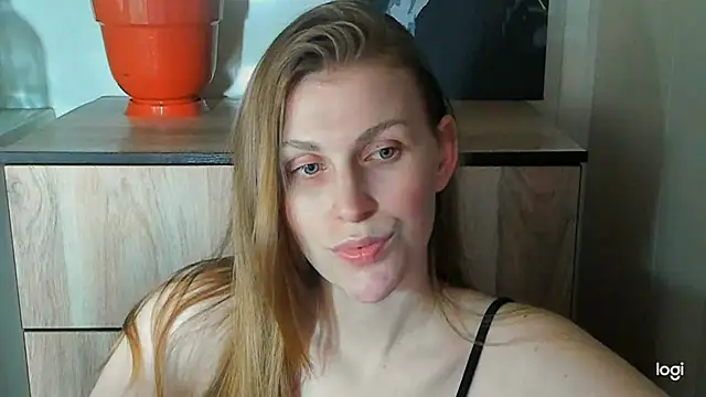 Snapshot of JuliaMuuun chatting on July 14, 2026, 9:09 pm JuliaMuuun online show from July 14, 2026, 9:09 pm