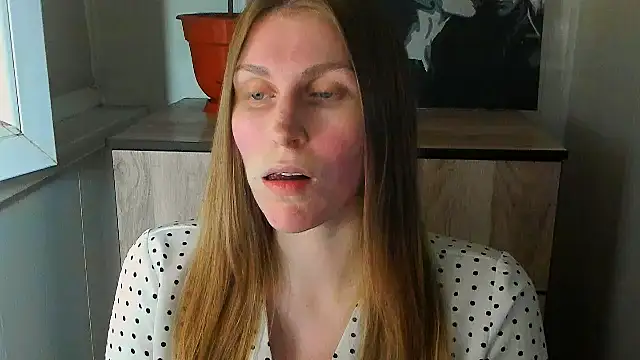 Snapshot of JuliaMuuun chatting on July 16, 2026, 8:59 pm JuliaMuuun online show from July 16, 2026, 8:59 pm