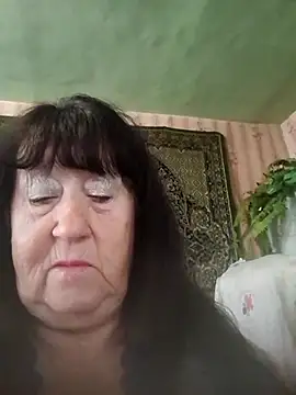 CrystalLime6411 online show from November 5, 2025, 6:35 am