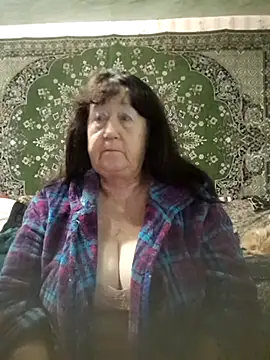 CrystalLime6411 online show from November 25, 2025, 6:02 am