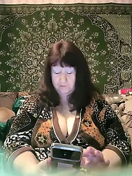 CrystalLime6411 online show from April 6, 2026, 3:04 am