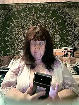 Snapshot of CrystalLime6411 chatting on May 11, 2026, 2:45 pm CrystalLime6411 online show from May 11, 2026, 2:45 pm