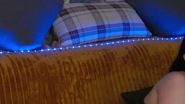 GrayLunna online show from November 13, 2025, 6:12 am