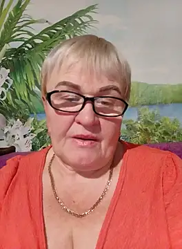 VioletSweet5566 online show from September 30, 2025, 5:40 pm