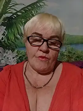 VioletSweet5566 online show from November 14, 2025, 9:46 pm