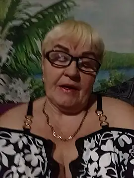 VioletSweet5566 online show from November 28, 2025, 4:31 pm