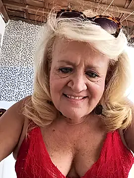 Snapshot of Belladama61 chatting on May 1, 2026, 5:50 pm Belladama61 online show from May 1, 2026, 5:50 pm