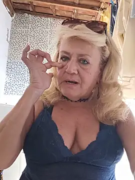Snapshot of Belladama61 chatting on May 24, 2026, 10:31 am Belladama61 online show from May 24, 2026, 10:31 am