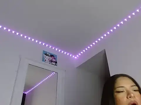 reina reina online show from September 27, 2025, 12:04 am