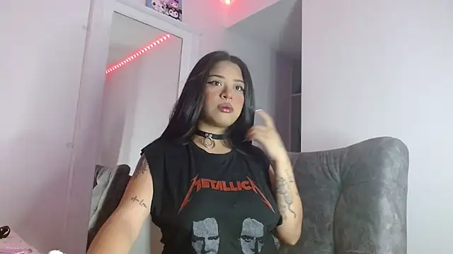 reina reina online show from October 17, 2025, 11:18 pm