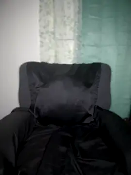  foreigntitts online show from October 26, 2025, 6:41 am