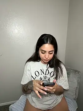 teasemebabe69 online show from October 21, 2025, 5:02 pm