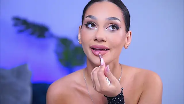 Snapshot of NinaSolenne chatting on March 13, 2026, 8:37 pm NinaSolenne online show from March 13, 2026, 8:37 pm