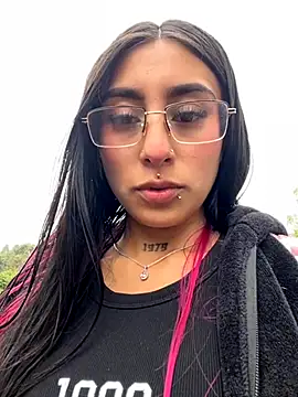 Violeet Smith online show from September 19, 2025, 1:01 pm