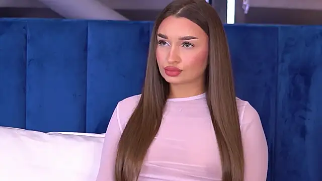 MillaSerene online show from October 9, 2025, 6:33 am