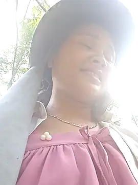 Heulwen-22 online show from October 19, 2025, 2:12 am