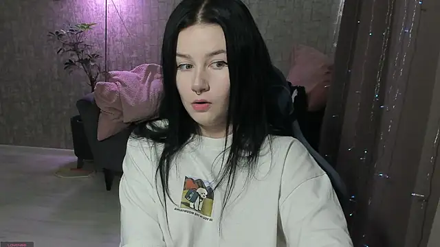 AlinaGreeeen online show from September 18, 2025, 8:49 am