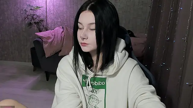 AlinaGreeeen online show from September 21, 2025, 12:34 am