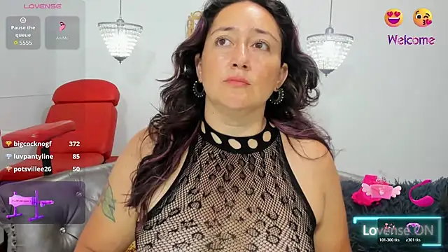 Snapshot of naughty_milf_esmeralda chatting on May 2, 2026, 2:33 pm naughty milf esmeralda online show from May 2, 2026, 2:33 pm